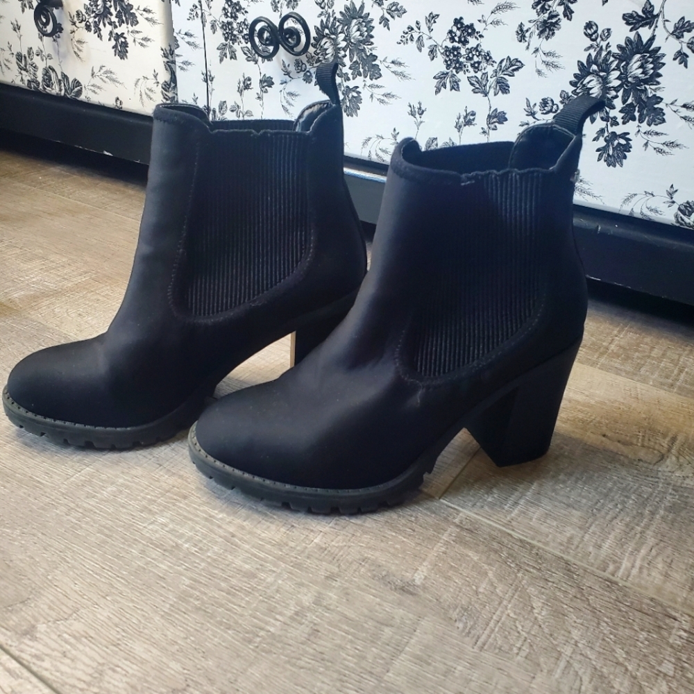 Black boots